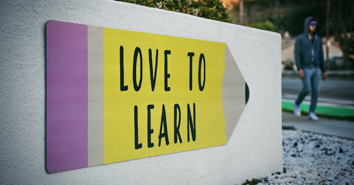 Virtual Field Trips: Bringing Museums to Classrooms